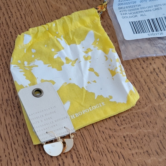 Anthropologie Modern Crescent Hoop earrings - Picture 5 of 6